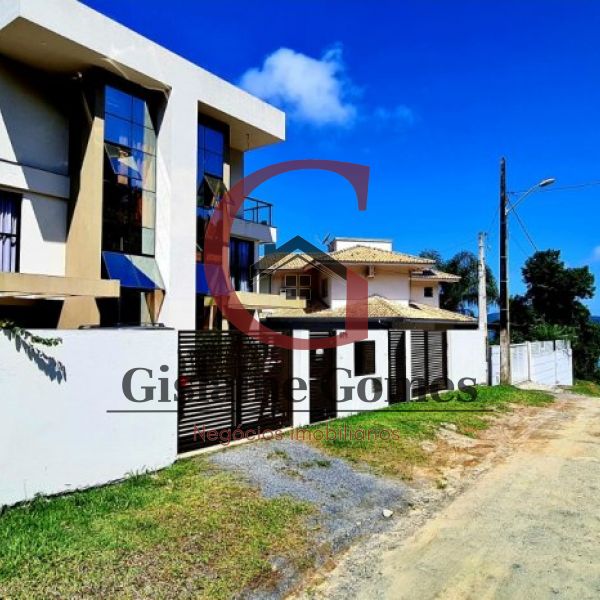 EXCELENTE IMOVEL COM VISTA MAR 