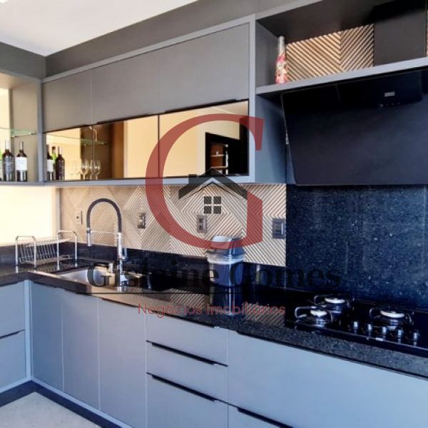 EXCELENTE IMOVEL COM VISTA MAR 